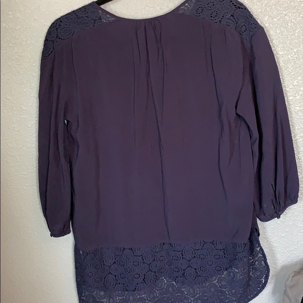 Blouse. - Picture 2 of 4